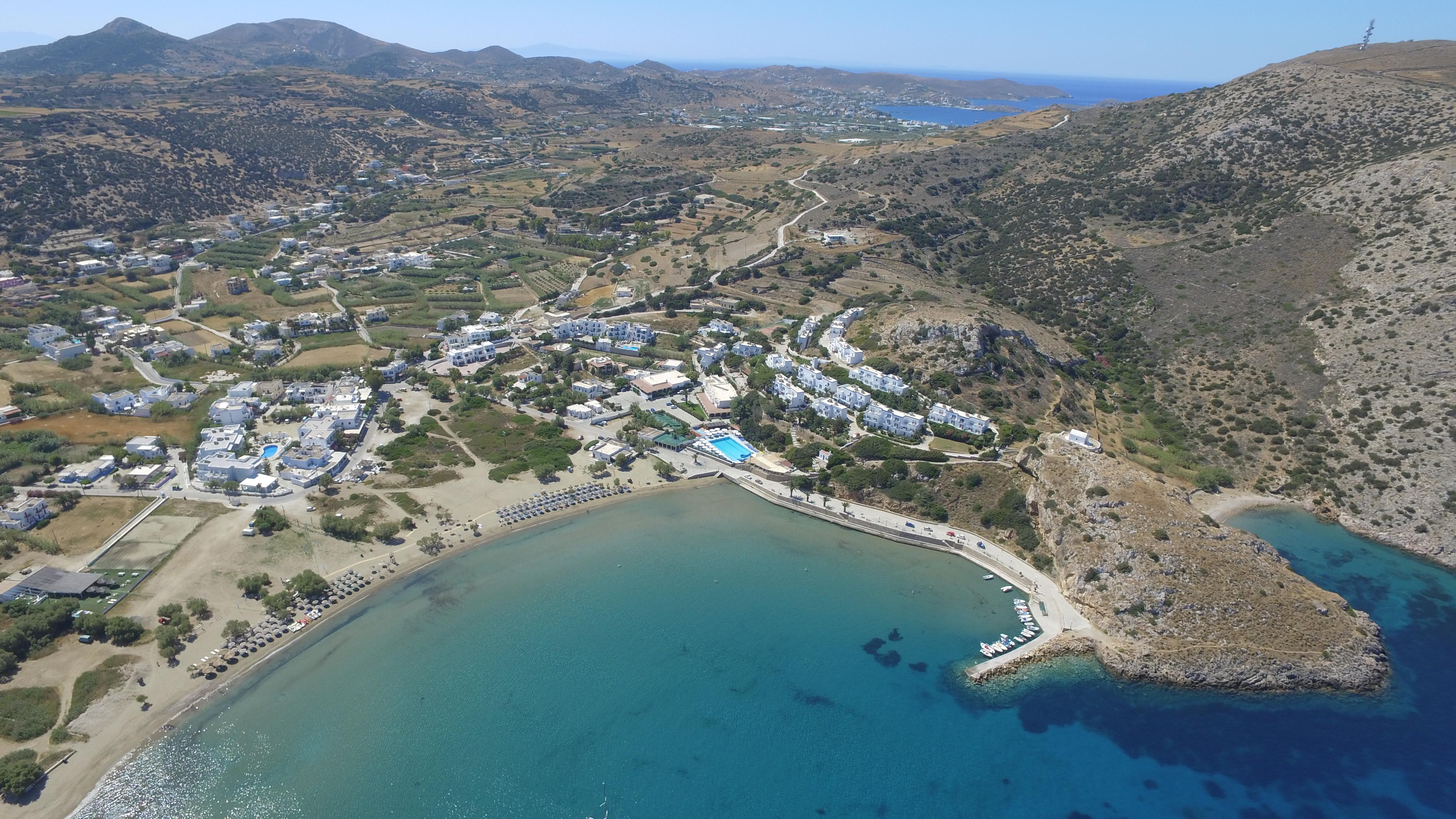Dolphin Bay Seaside Resort & Suites Ґаліссас Екстер'єр фото