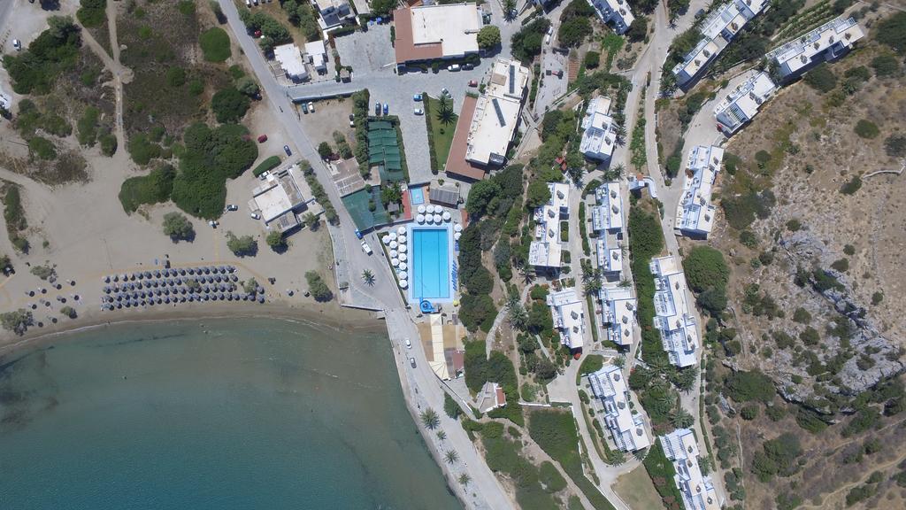 Dolphin Bay Seaside Resort & Suites Ґаліссас Екстер'єр фото